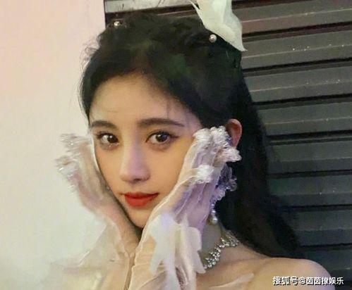 娱乐圈吃瓜鞠婧祎,娱乐圈的瓜田,她如何成为焦点?